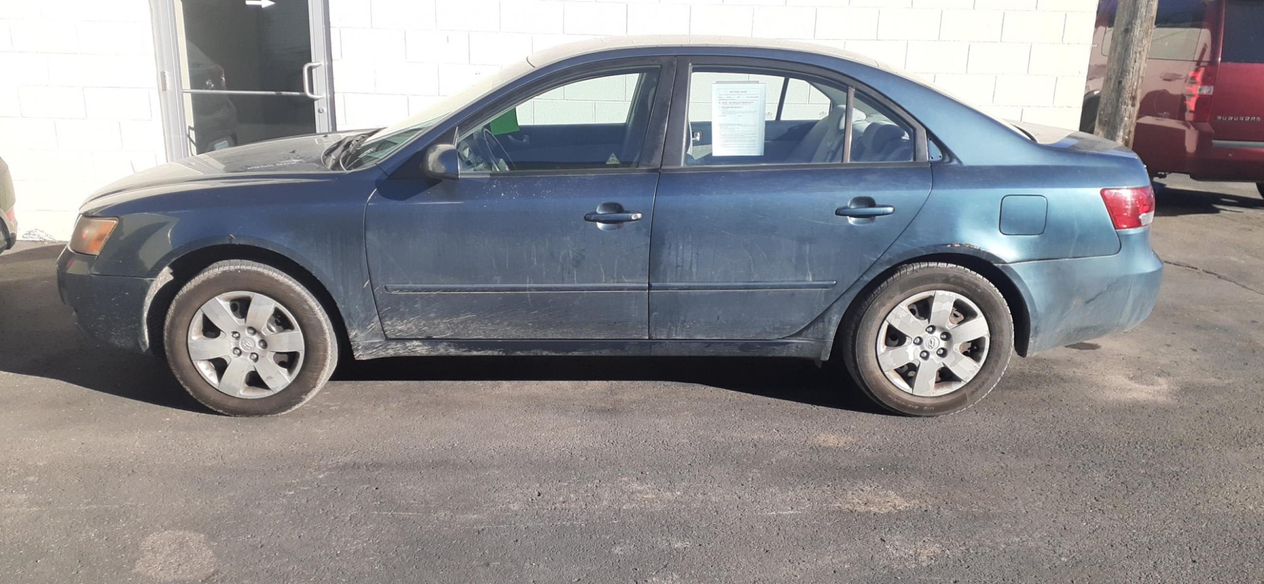 2006 Hyundai Sonata (KMHET46C36A) with an L4, 2.4L engine, 5-Speed Manual transmission, located at 2015 Cambell Street, Rapid City, SD, 57701, (605) 342-8326, 44.066433, -103.191772 - CARFAX AVAILABLE - Photo #7